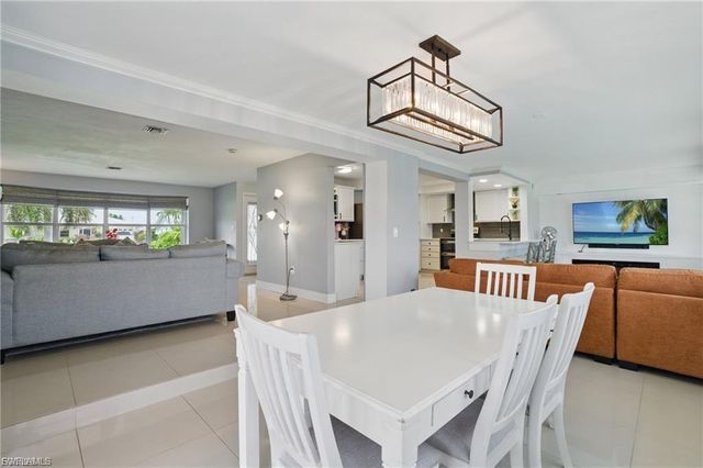 2941 SE 10th PL, Cape Coral, FL 33904