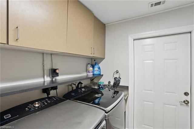 2941 SE 10th PL, Cape Coral, FL 33904