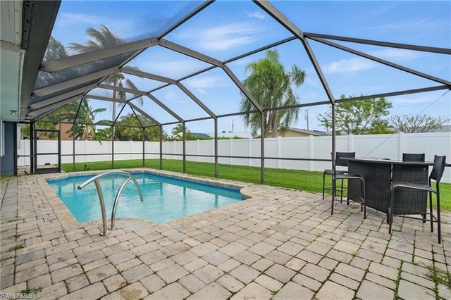 2941 SE 10th PL, Cape Coral, FL 33904