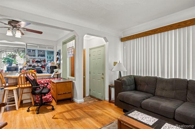 9584 Wormer, Redford, MI 48239