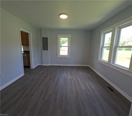 7276 Griffin RD, Gloucester, VA 23061