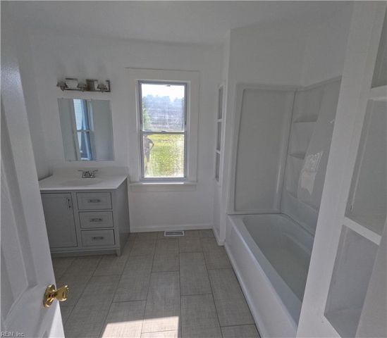 7276 Griffin RD, Gloucester, VA 23061