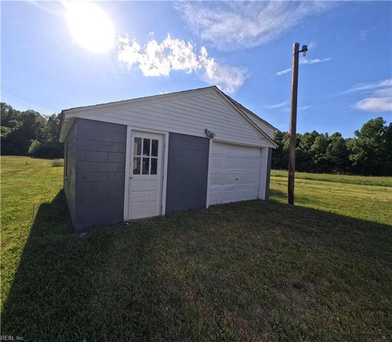 7276 Griffin RD, Gloucester, VA 23061