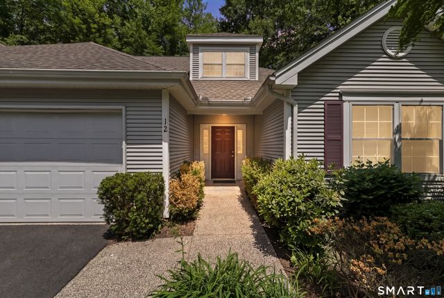 12 Tabor Circle, West Hartford, CT 06117