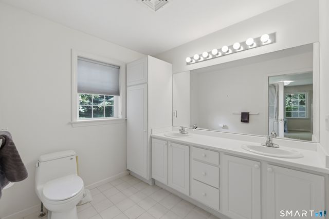 12 Tabor Circle, West Hartford, CT 06117