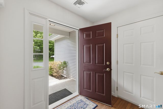 12 Tabor Circle, West Hartford, CT 06117