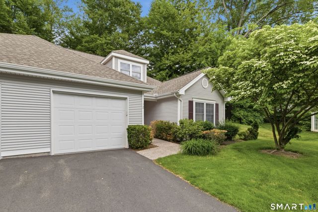 12 Tabor Circle, West Hartford, CT 06117