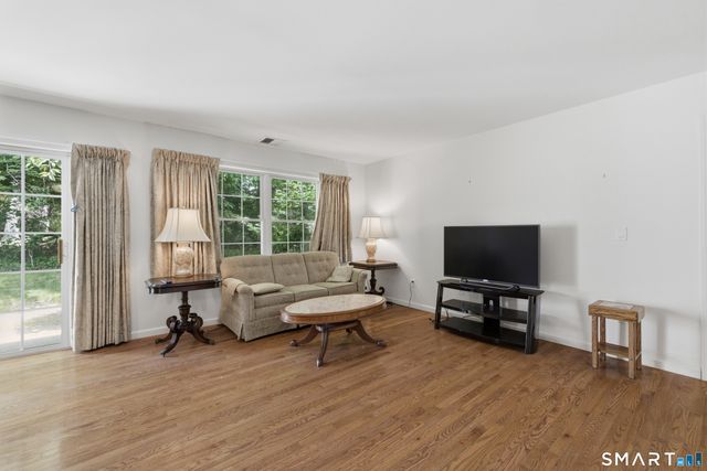 12 Tabor Circle, West Hartford, CT 06117