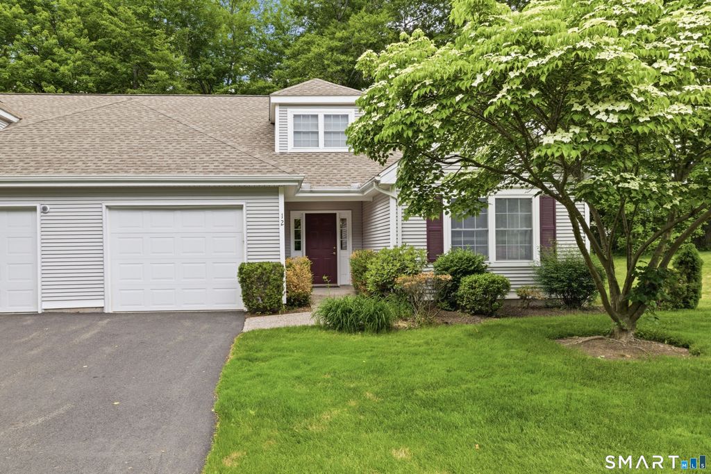 12 Tabor Circle, West Hartford, CT 06117