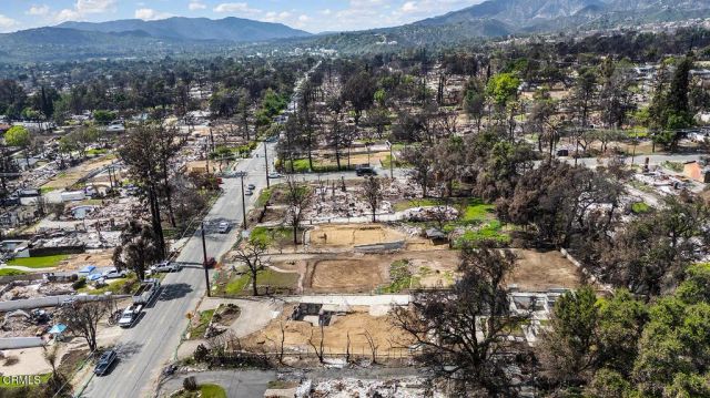 369 E Altadena Dr, Altadena, CA 91001