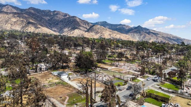 369 E Altadena Dr, Altadena, CA 91001