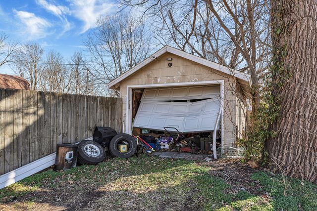 1126 N Rogers Avenue, Springfield, MO 65802