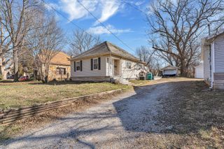1126 N Rogers Avenue, Springfield, MO 65802