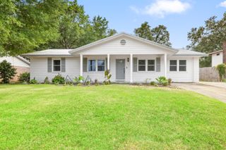 122 Dyer Street, Niceville, FL 32578