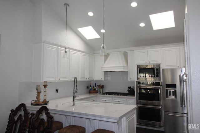 8205 New Castle Street, Bakersfield, CA 93311