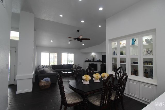8205 New Castle Street, Bakersfield, CA 93311