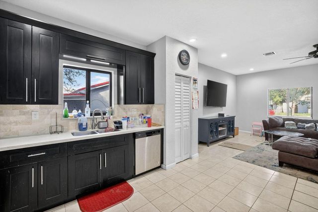 205 NW 27th Terrace, Fort Lauderdale, FL 33311