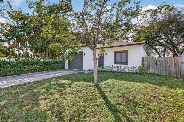 205 NW 27th Terrace, Fort Lauderdale, FL 33311