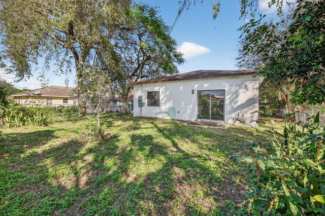 205 NW 27th Terrace, Fort Lauderdale, FL 33311