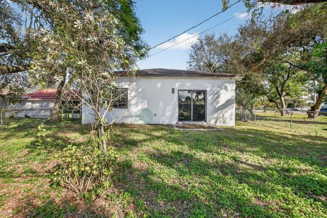 205 NW 27th Terrace, Fort Lauderdale, FL 33311