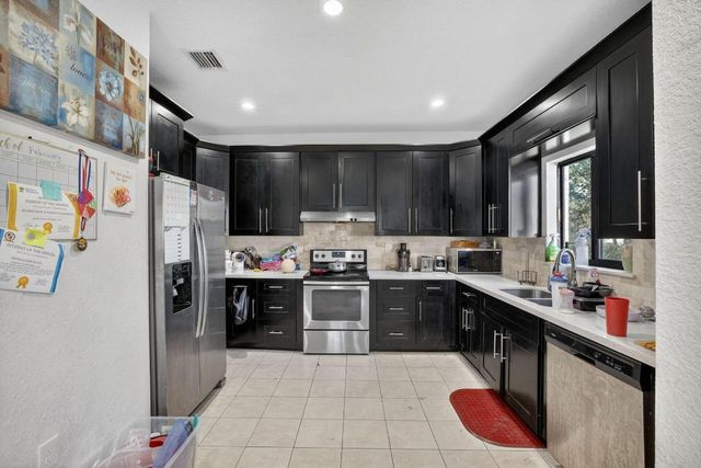 205 NW 27th Terrace, Fort Lauderdale, FL 33311