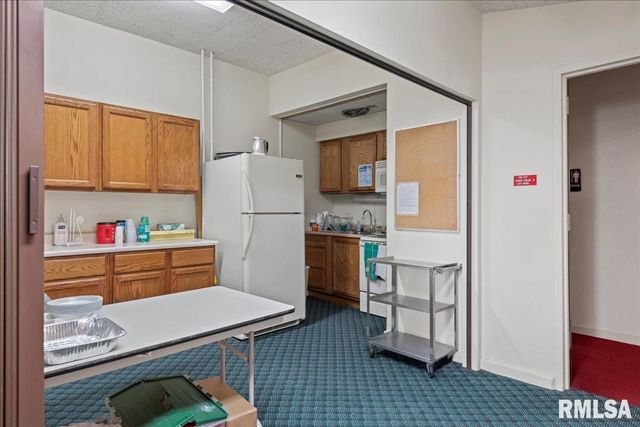 400 W MORGAN Street, Jacksonville, IL 62650