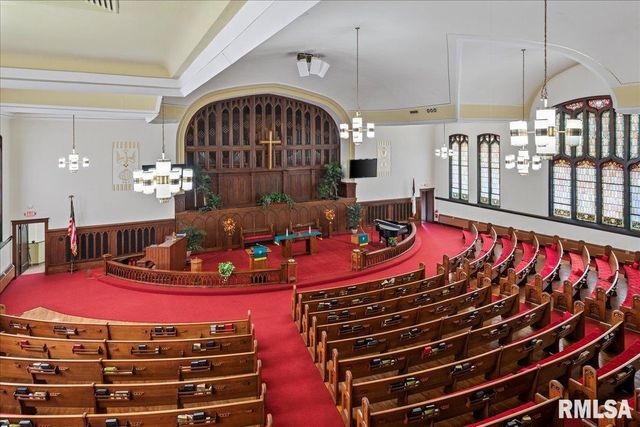 400 W MORGAN Street, Jacksonville, IL 62650