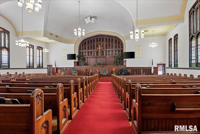 400 W MORGAN Street, Jacksonville, IL 62650