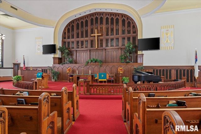 400 W MORGAN Street, Jacksonville, IL 62650