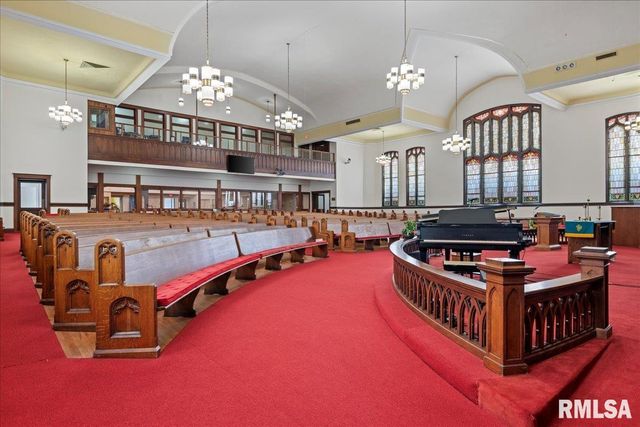 400 W MORGAN Street, Jacksonville, IL 62650