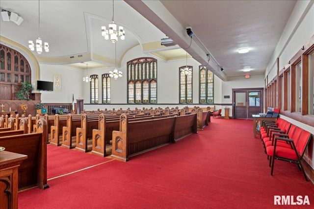 400 W MORGAN Street, Jacksonville, IL 62650