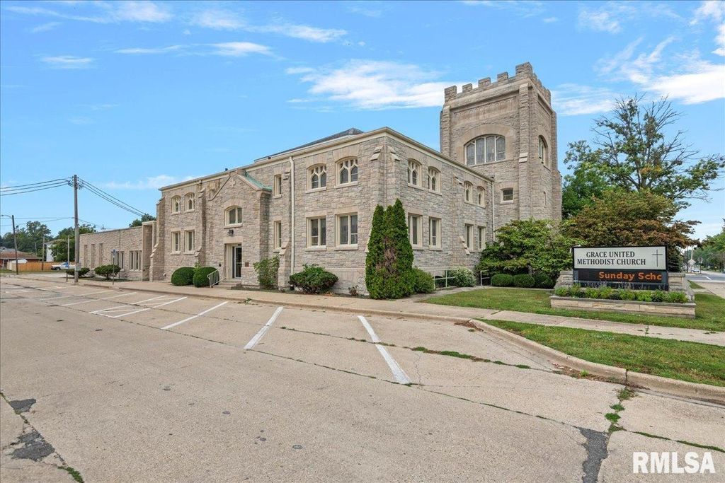 400 W MORGAN Street, Jacksonville, IL 62650