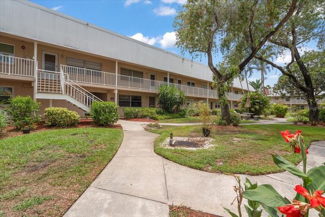 10033 64TH AVENUE N 19, St Petersburg, FL 33708