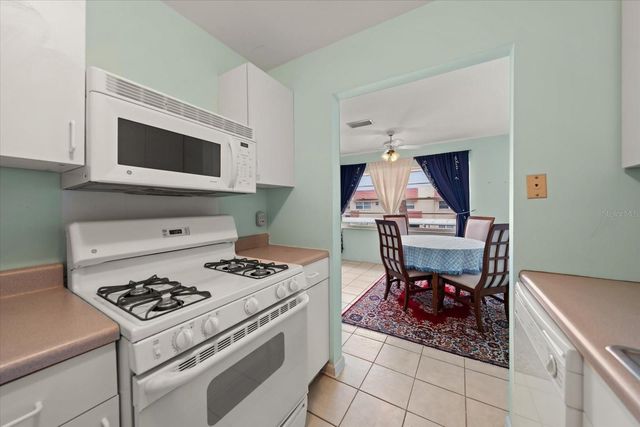 10033 64TH AVENUE N 19, St Petersburg, FL 33708