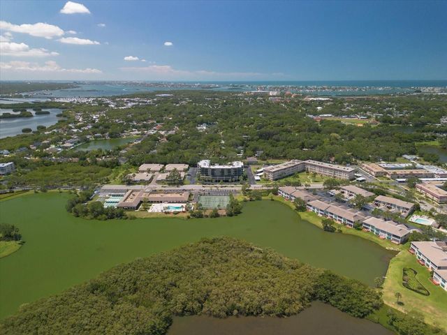 10033 64TH AVENUE N 19, St Petersburg, FL 33708
