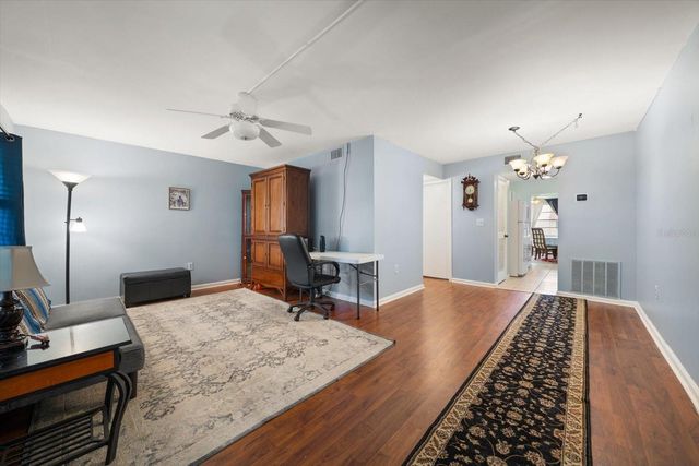 10033 64TH AVENUE N 19, St Petersburg, FL 33708