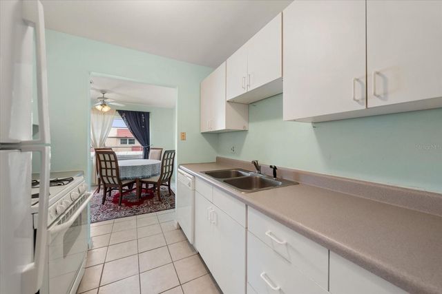 10033 64TH AVENUE N 19, St Petersburg, FL 33708