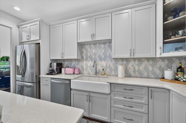 3062 N Spurway Drive, Ann Arbor, MI 48105