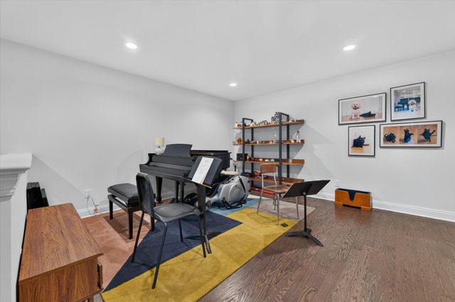 3062 N Spurway Drive, Ann Arbor, MI 48105