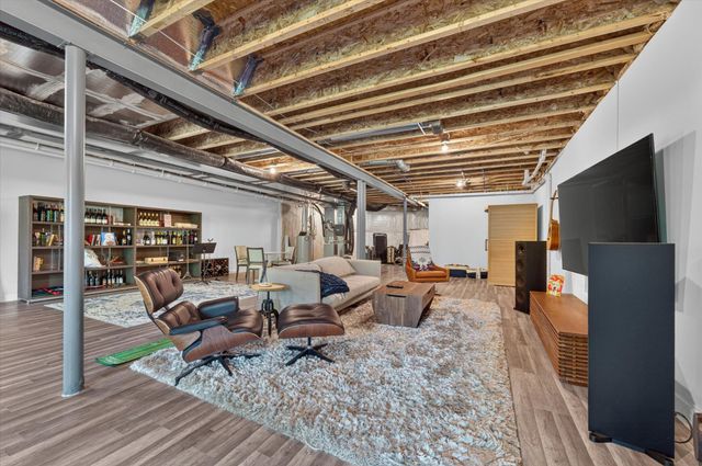 3062 N Spurway Drive, Ann Arbor, MI 48105