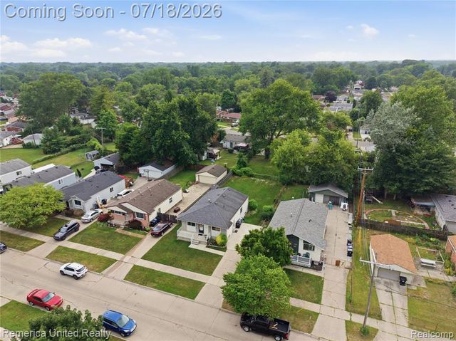 18691 Kinloch, Redford, MI 48240