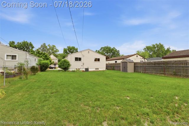 18691 Kinloch, Redford, MI 48240