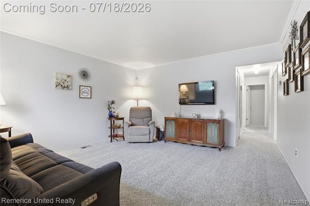 18691 Kinloch, Redford, MI 48240