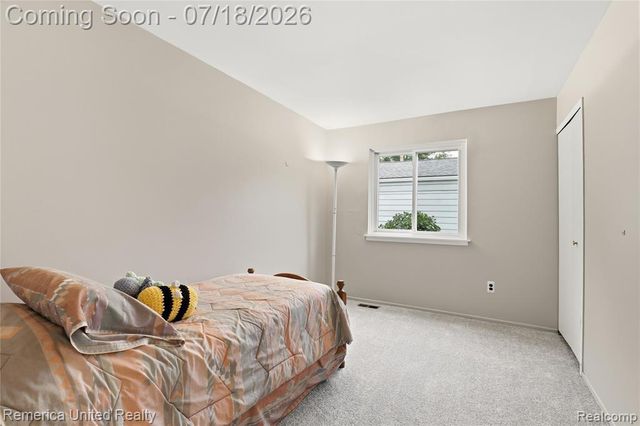 18691 Kinloch, Redford, MI 48240