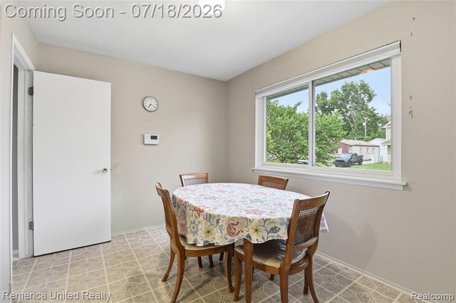 18691 Kinloch, Redford, MI 48240
