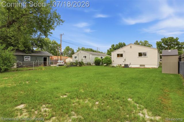 18691 Kinloch, Redford, MI 48240