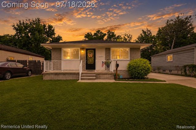 18691 Kinloch, Redford, MI 48240