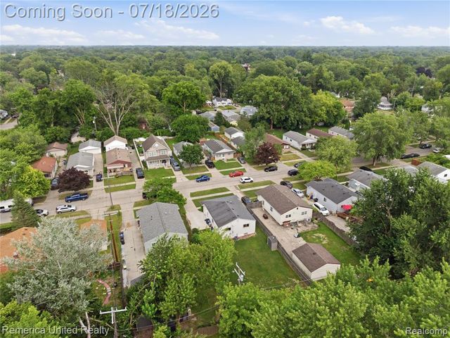 18691 Kinloch, Redford, MI 48240