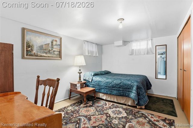 18691 Kinloch, Redford, MI 48240