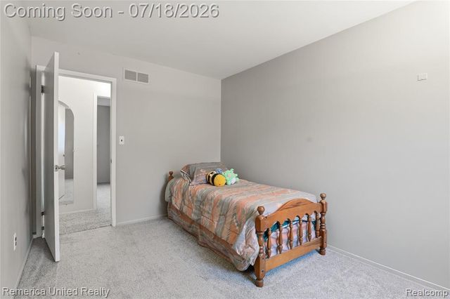 18691 Kinloch, Redford, MI 48240